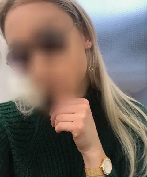 Larissa, 24