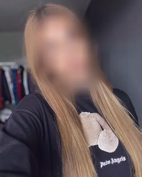 Pia, 28